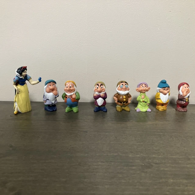SNOW WHITE & the Seven Dwarves Made in China Disney Plastic Mini