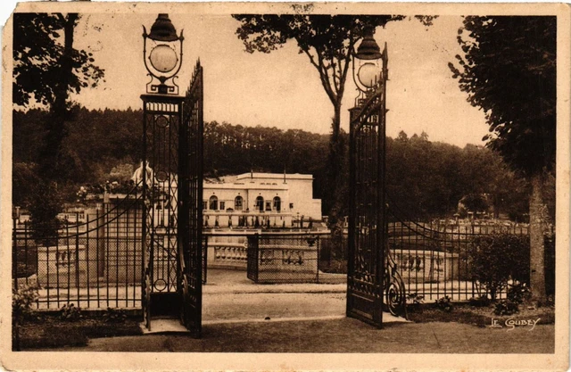 CPA BAGNOLES-de-l'ORNE - Le Casino du Lac seen du (355437)