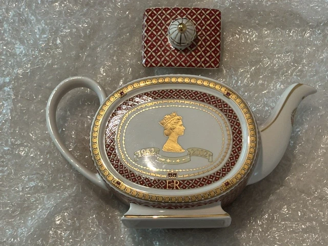 QUEEN ELIZABETH II Golden Jubilee 1952 2002 James Sadler Teapot Rare 