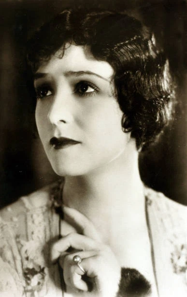 cinema-personalities-pic-circa-1930s-american-actress-florence-vidor