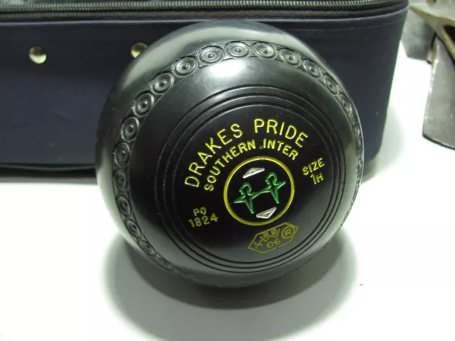 Drakes Pride Southern Inter 1H Gripped Lawn Bowls & Case In Very Good Condition