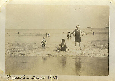 Photo Ancienne - Vintage Snapshot - Dinard Bretagne Plage Mer Drôle - Beach Sea
