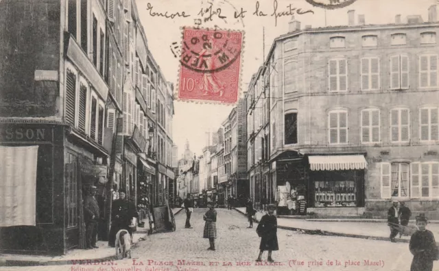 CPA 55 VERDUN La Place Mazel et la Rue Mazel (Vue prise de la Place Mazel)