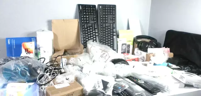 Job Lot Random Various Mixed Items from Amazon Returns, TECH £140+