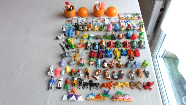 Gros Lot De Figurines Et Accessoires Anciens Et Récents - Collection