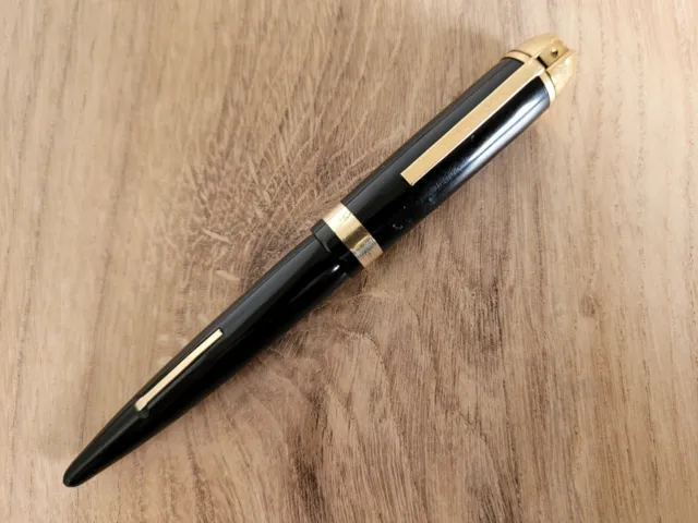 Vintage Eversharp Skyline Black GT Lever Fill Fountain Pen - 14K Gold Nib