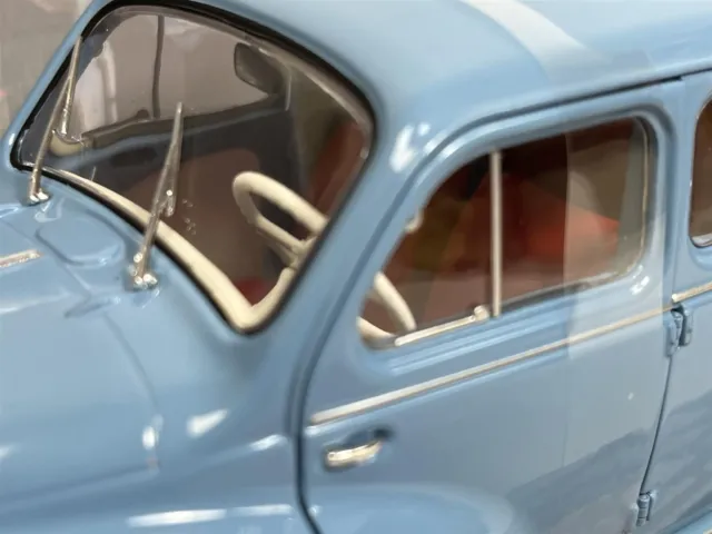 Renault 4CV Bleu 1956 1:18 Echelle Solido 1806604 6