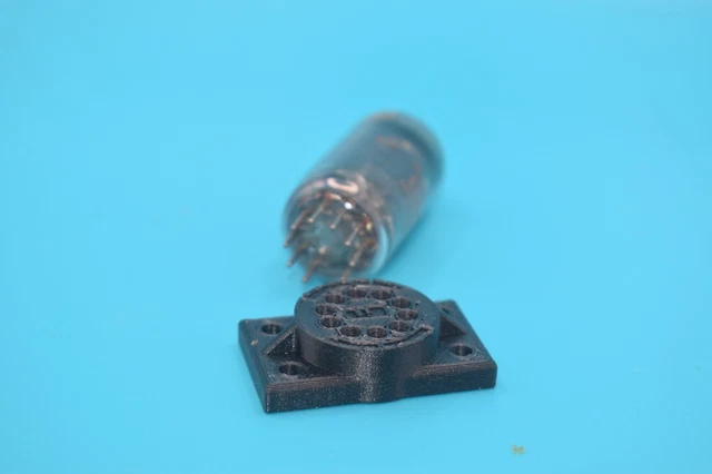Tube E130L VALVO NOS NIB NEUF 1 Pièce en boîte