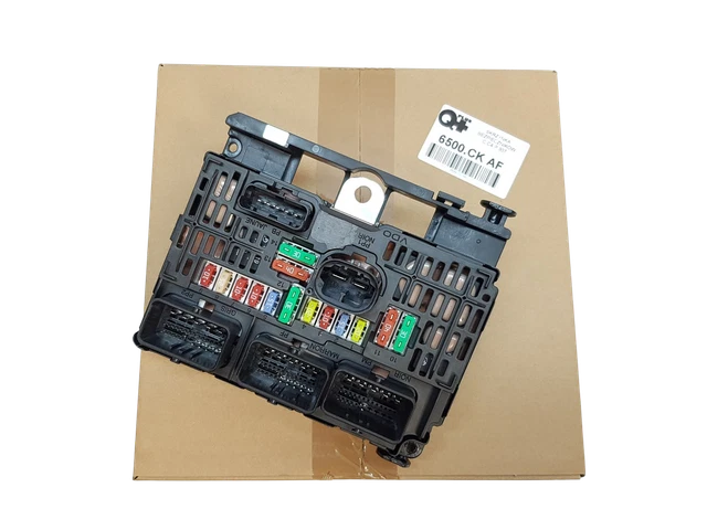 Boîtier De Fusible BSM-L04 Pour Citroën Et Peugeot - Occasion, Référence 9661682780 / S118983004P