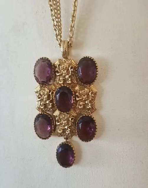 Vintage Goldtone PURPLE AMETHYST Cabochon MEDALLION STATEMENT Pendant  NECKLACE