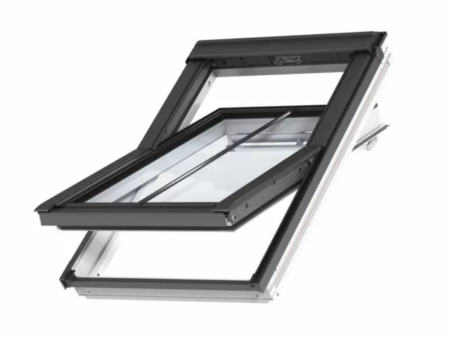 VELUX Conservation Roof Window - GGL CK04 2570H + EDJ CK04 2500 Flashing Kit.