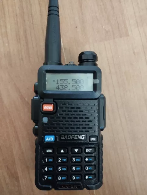 Talkie-walkie  (bibande UHF/VHF), puissant 5 watts