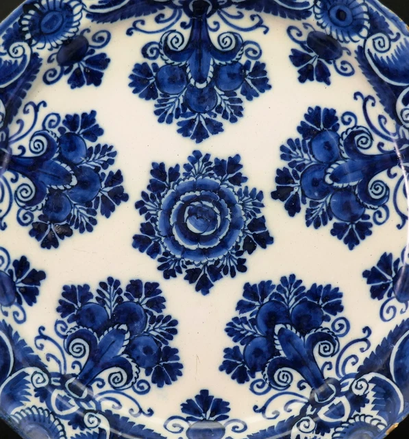 LARGE ANTIQUE 18th CENTURY DUTCH DELFT FAIENCE TIN GLAZED FLORAL CHARGER PLATE 3