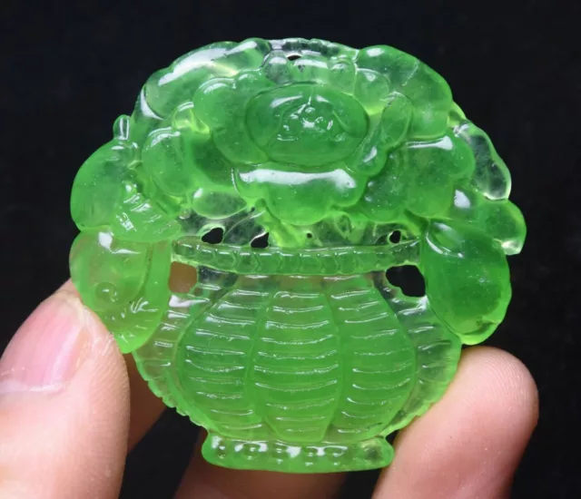 Pendentif de panier de fleur de chou chinois en jade de jadéite verte de 4 cm