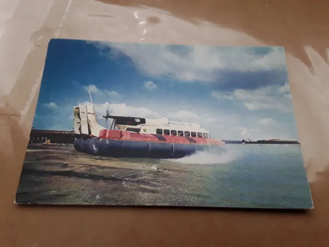 Postcard Isle Of Wight Srn6 Hovercraft Leaving Ryde To Southsea, Portsmouth