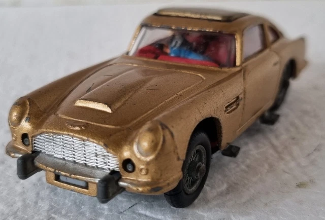 A Corgi 261 007 James Bond Aston Martin DB5, boxed
