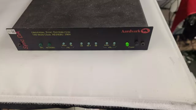 Aardvark Sync DA Universal Sync Distribution 1x6 World Clock AES/EBU.256x