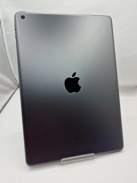 Apple iPad 8th Gen. 128GB, Wi-Fi, 10.2 in - Space Grey SPARES OR REPAIRS