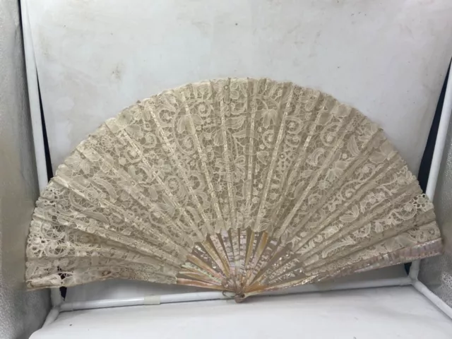 Fabulous Antique Brussels Lace And Abalone  Folding Hand Fan (27)