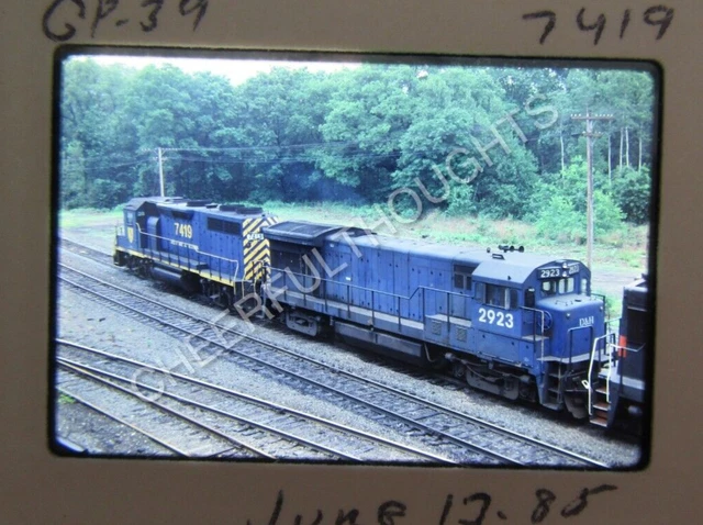 Original '85 Kodachrome Slide DH Delaware Hudson 7419 GP39 & 2923 U30B    38S46