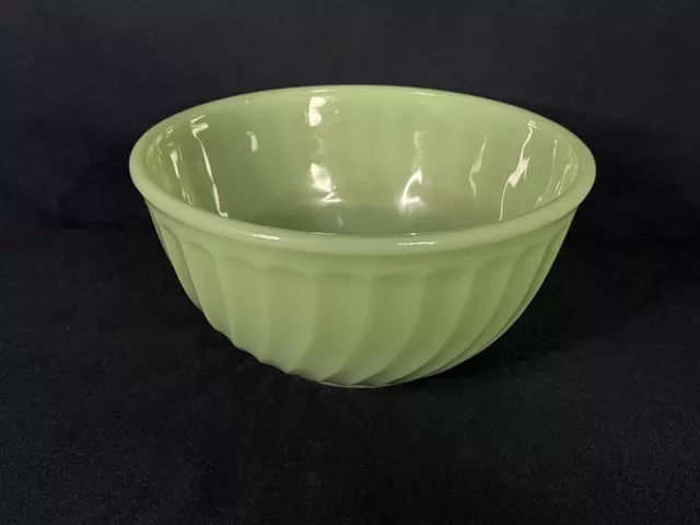 Vintage - 8" Jadeite Swirl Fire King Mixing Bowl