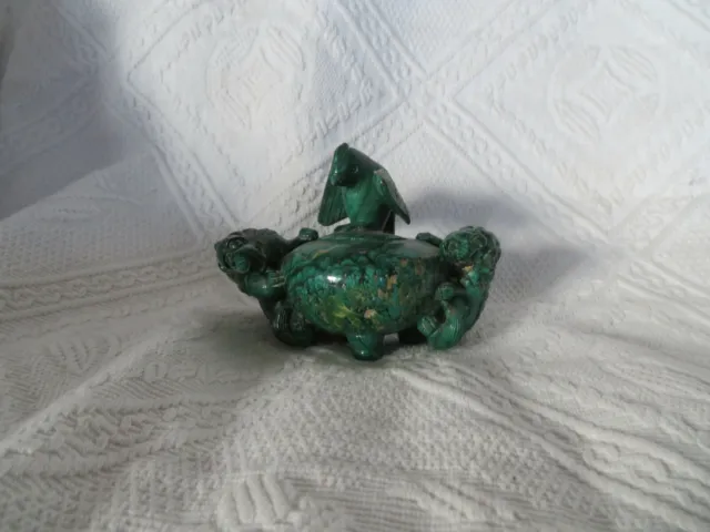 ancien pot couvert en Jade décor de chien de fo et oiseau  Asie