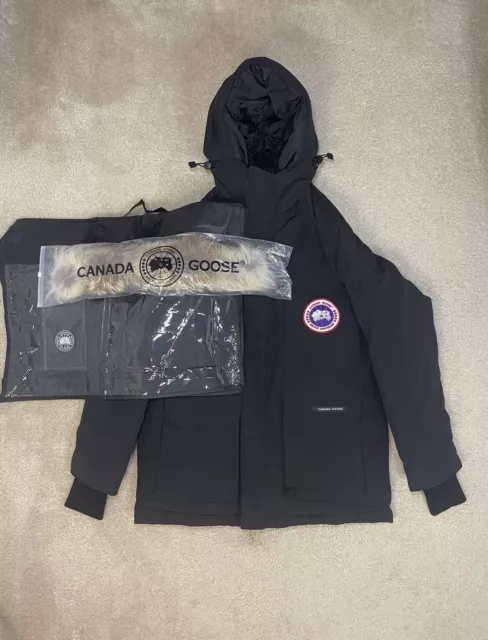 CANADA GOOSE LANGFORD Parka Men's Jacket with Fur Hood, S - Black $547. ...