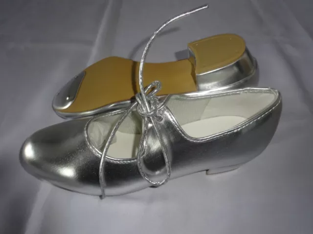 SILVER PU TAP DANCE SHOES LOW HEEL GIRLS/ADULT UK SIZE 6.5 to fit a size 6