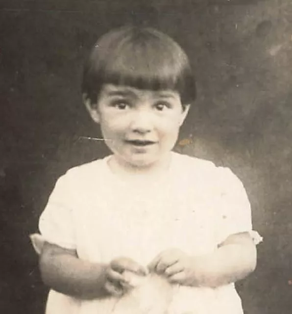 Vintage Rppc Real Photo Postcard Little Barefoot Brunette Toddler Child 71122 R