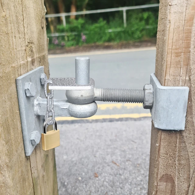 ANTI THEFT BRACKET entrance Gate hunting livestock farm fencing