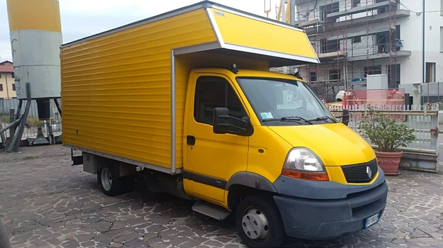 Autocarro Renault usato