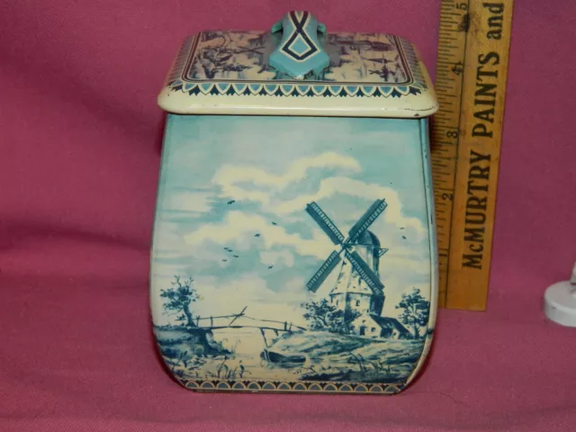 Vintage DELFT BLUE & WHITE BISCUIT TIN - Holland Theme - NICE CONDITION See Pics