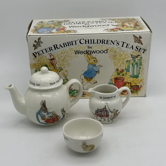 WEDGWOOD PETER RABBIT Childrens 4 Piece Miniature Tea Set Etruria