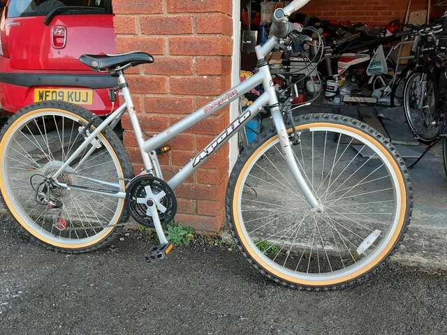 Apollo obsession 2025 ladies bike