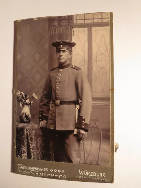 stehender Soldat in Uniform - Regiment KB IR 9 / CDV Samson & Co. Würzburg
