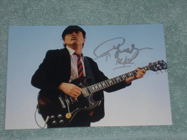 AC/DC AXL ROSE & ANGUS YOUNG Hand Signed Photo Autograph EUR 89,41 ...