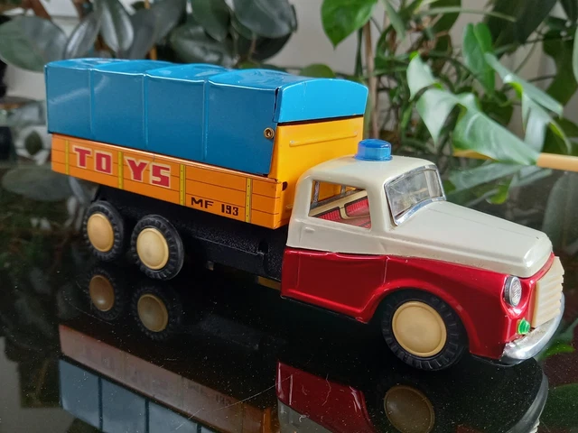 SpecCast Collectibles - Camion De Livraison Noir échelle 1/20e - Tôle - Occasion