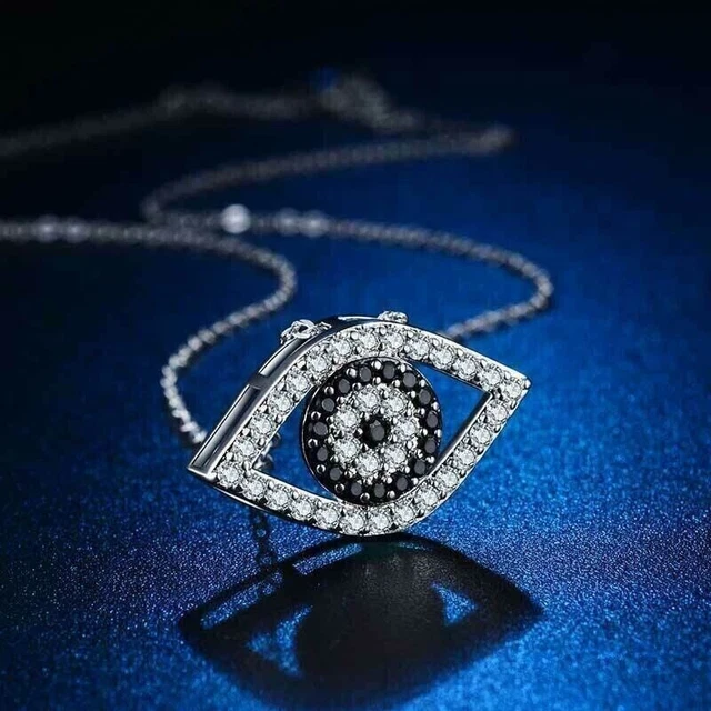 Pendentif Mauvais œil simulé noir et blanc de 1,80 ct, finition en or blanc...