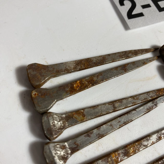 Lot Of 25 Vintage  2 1/2 inch Crown Logo Cut Nails 2-BW58 3