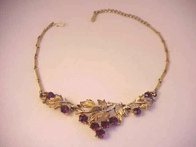 Vintage Choker Necklace Pegasus CORO Amethyst Purple Grape Cluster Gold Tone Vintage Choker Necklace Pegasus CORO Amethyst Purple Grape Cluster Gold Tone