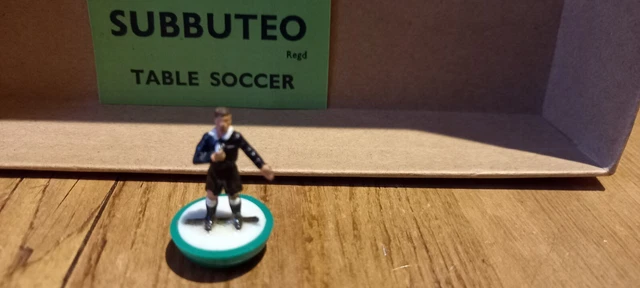 Subbuteo Referee Heavyweight