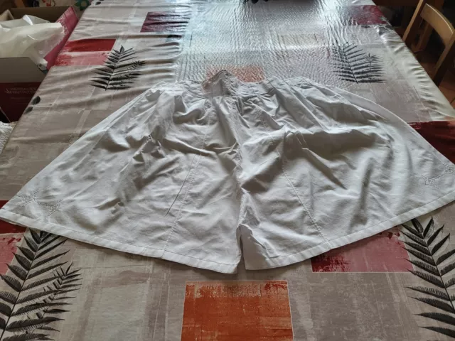 ancienne culotte de grand mère brodée ou panty