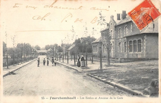 Fourchambault - les écoles et l'avenue de la gare