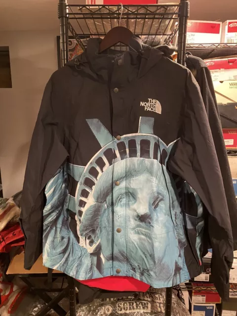 SUPREME X THE North Face Statue Of Liberty Mountain Jacket Red 