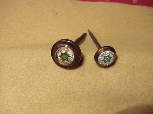 Victorian Picture Nails 2~+ 2 Covers~Green Centers (F)