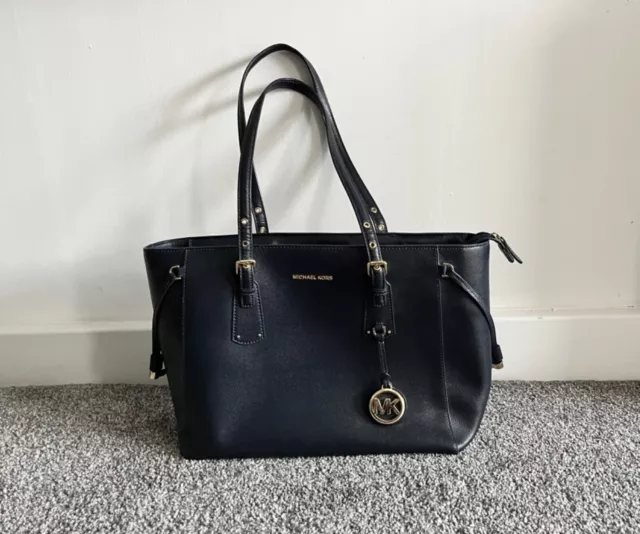 Michael kors on sale voyager medium tote