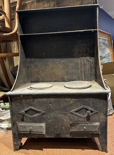Bid Now: Modèle réduit de cuisinière en fonte, Avec four-cendrier et