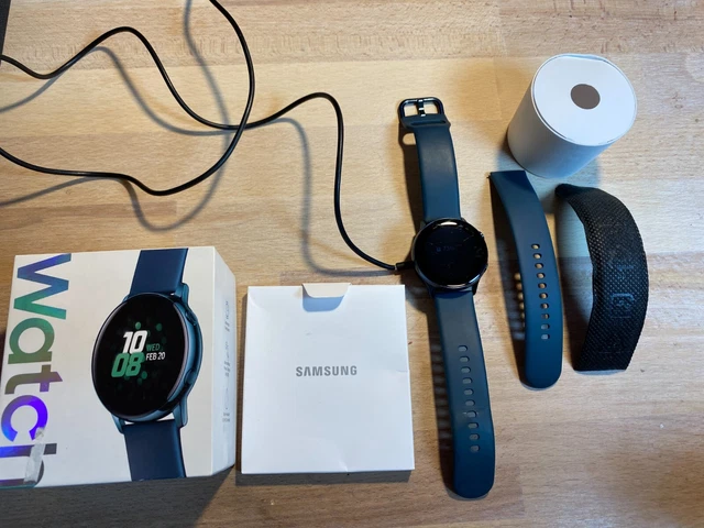 Samsung  Galaxy Watch Active 40mm Grün mit Zubehör