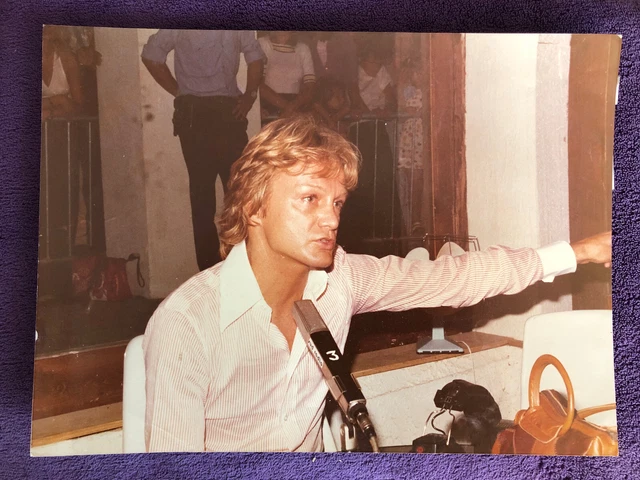 Unpublished photo of Claude François south radio in August 1977 Unpublished photo of Claude François south radio in August 1977