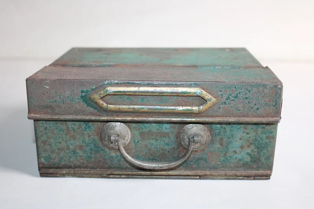 Serrure À Combinaison Antique Tiroirs En Métal Boîte Vintage Monogramme Serrure À Combinaison Antique Tiroirs En Métal Boîte Vintage Monogramme